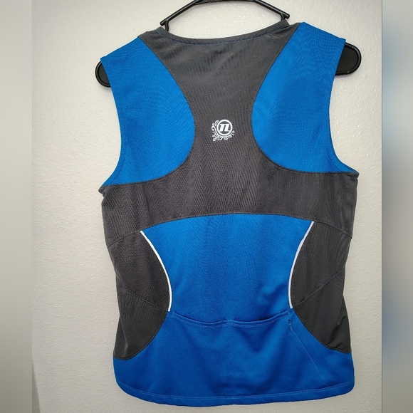 Novara Cycling Jersey Mens Medium Blue Gray Sleeveless Rear Pockets 1/2 Zip - Picture 6 of 10